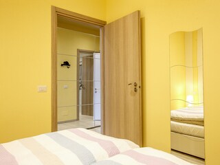 Schlafzimmer mit Doppelbett