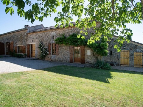 Maison de vacances Escapade à la piscine de Sauveterre