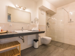 Badezimmer im 1. OG
