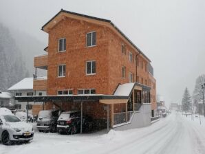 Appartement in Klösterle am Arlberg met terras - Klosterle - image1