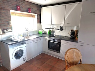 Küche mit Waschmaschine