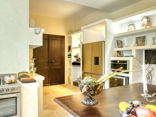 Castle La Pomarède Features 12