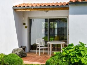 Holiday house Spacious Holiday Home near Sea in Loix - Loix - image1