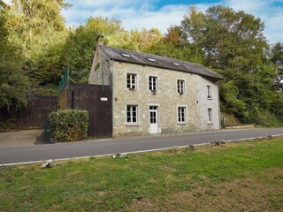 Vakantiehuis Maredret Buitenaudio-opname 3