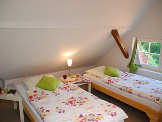 Schlafzimmer rechts 2.Stock