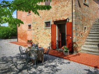 Farmhouse Riccio Outdoor Recording 4