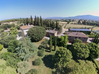 Farmhouse Riccio Outdoor Recording 11