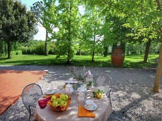 Farmhouse Riccio Outdoor Recording 13