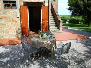 Farmhouse Riccio Outdoor Recording 16