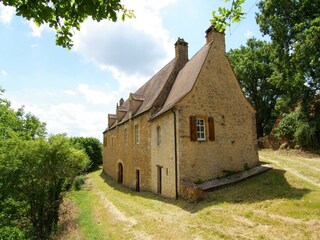 Cottage Bouzic Outdoor Recording 9