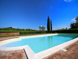 Farmhouse Valiano Outdoor Recording 12