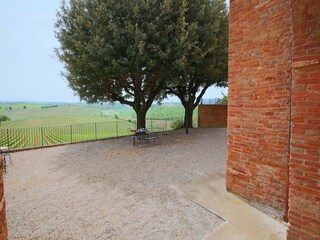Farmhouse Valiano Outdoor Recording 17