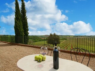 Farmhouse Valiano Outdoor Recording 10