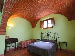 Farmhouse Valiano Features 24