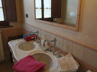 Farmhouse Valiano Features 32