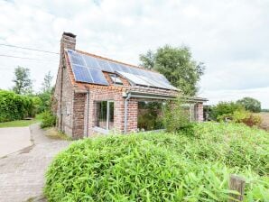 Chalet Knusse vakantiewoning in Westouter met een tuin en uitzicht - Poperinge - image1