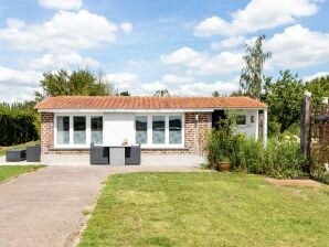 Inviting Chalet in Westouter with Garden - Poperinge - image1