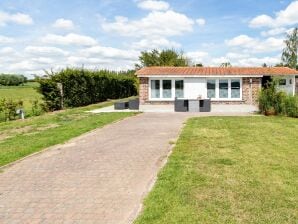 Inviting Chalet in Westouter with Garden - Poperinge - image1