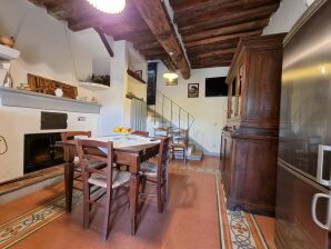 Maison de vacances confortable à Orbicciano-Camaiore (LU) avec piscine privée - Monsagrati - image1