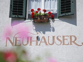 Neuhauser