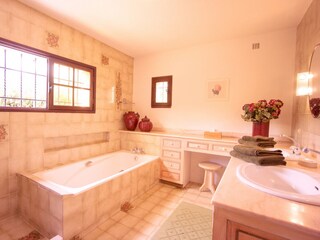 Villa L'Escaillon Features 23