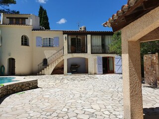 Villa Lorgues Outdoor Recording 9