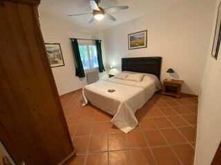 Villa Régusse Caratteristiche 13