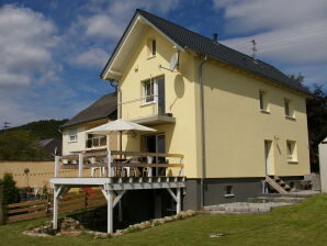 Holiday house Geräumiges Ferienhaus in Stipshausen mit Terrasse - Sulzbach, Hunsrueck - image1