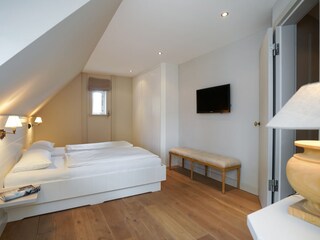 2. Schlafzimmer