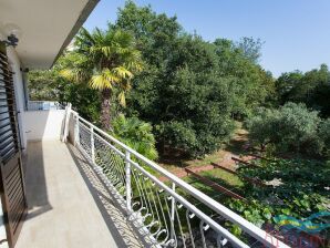 Apartment Kroatische Inseln: Geräumige Ferienwohnung mit Terrasse - Malinska - image1