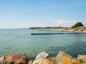 4 Personen Ferienhaus auf einem Ferienpark Borre - Klintholm Havn - image1