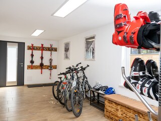 ski- and bike room with bootdryer