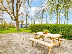 Knus vakantiehuis in Sint Maartensvlotbrug met gedeeld terras - Sint Maartenszee - image1