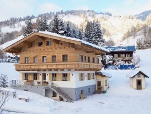 Apartment Holiday home in Saalbach near the gondola lift - Saalbach - image1