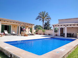 Cala Mondrago - Exclusive Finca mit Pool nahe dem Sandstrand FF 2223-SO