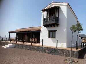 Holiday house Ruhiges Haus mit privatem Pool in La Oliva - Lajares - image1