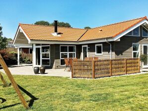 8 Personen Ferienhaus in Sjølund - Sjølund - image1