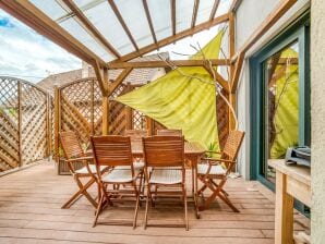 Holiday house Swanky Cottage in Saasenheim with Balcony - Sundhouse - image1