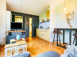 Apartment Tinallinge Features 19