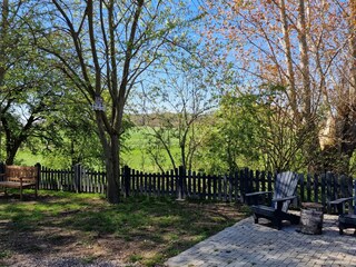 Sitzpätze vor dem Haupthaus