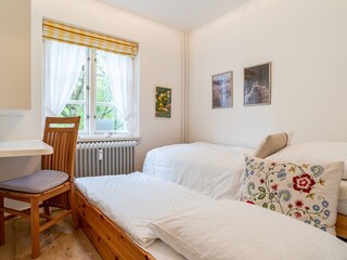 Das Zimmer verfügt über ein Ausziehbett