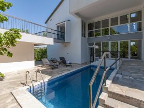 Villa Green Castle - Five bedroom villa with swimming pool - Vase - image1