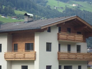 Apartment mit Balkon