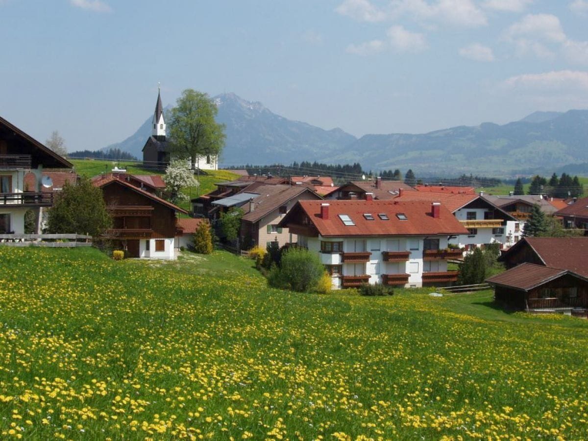 Idyllisches Bergdorf Bolsterlang