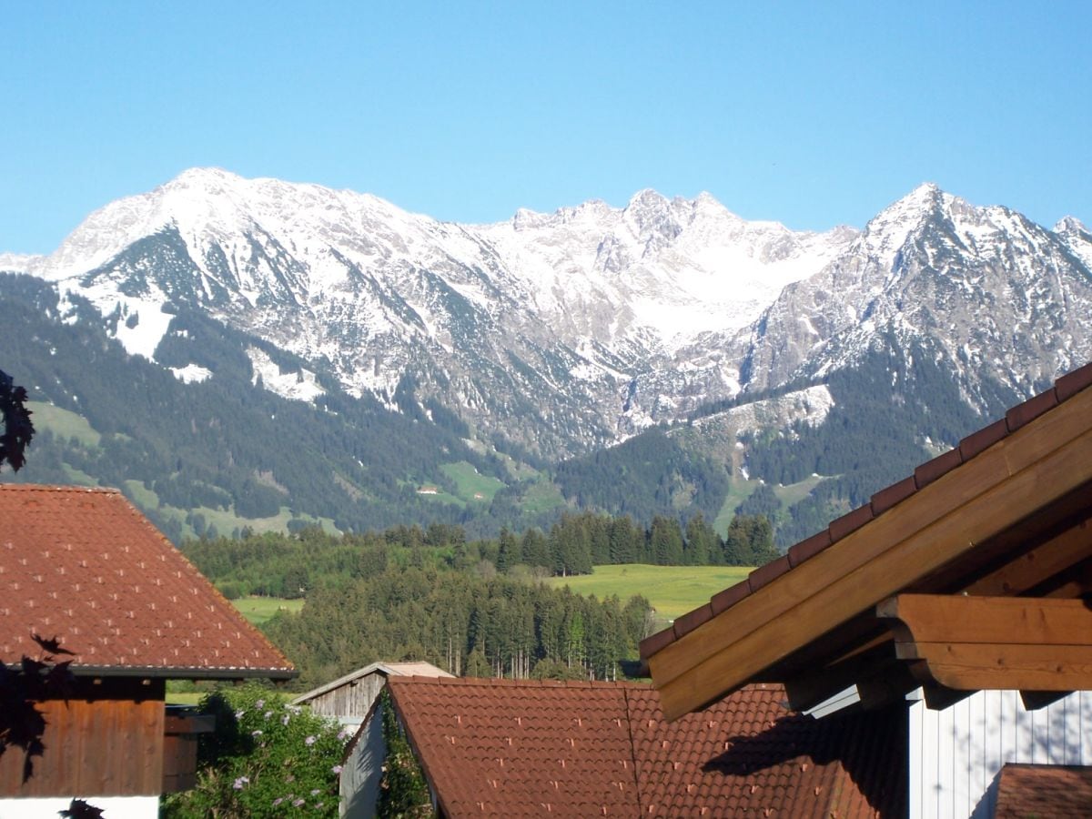 Blick vom Balkon auf den Alpenhauptkamm