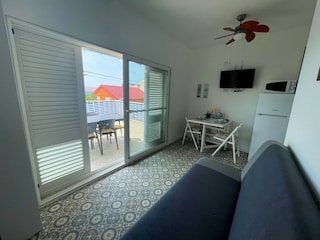 Apartment Karlobag Features 11