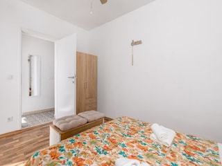 Apartment Karlobag Features 13