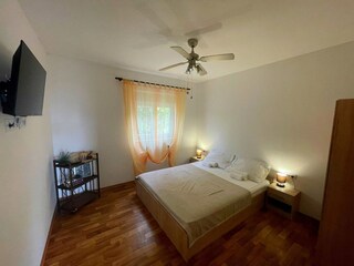 Apartment Karlobag Features 18