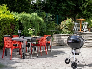 Garten mit Weber Grill