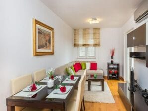 Apartment Buby - Two Bedroom Apartment with Balcony and City View A4
